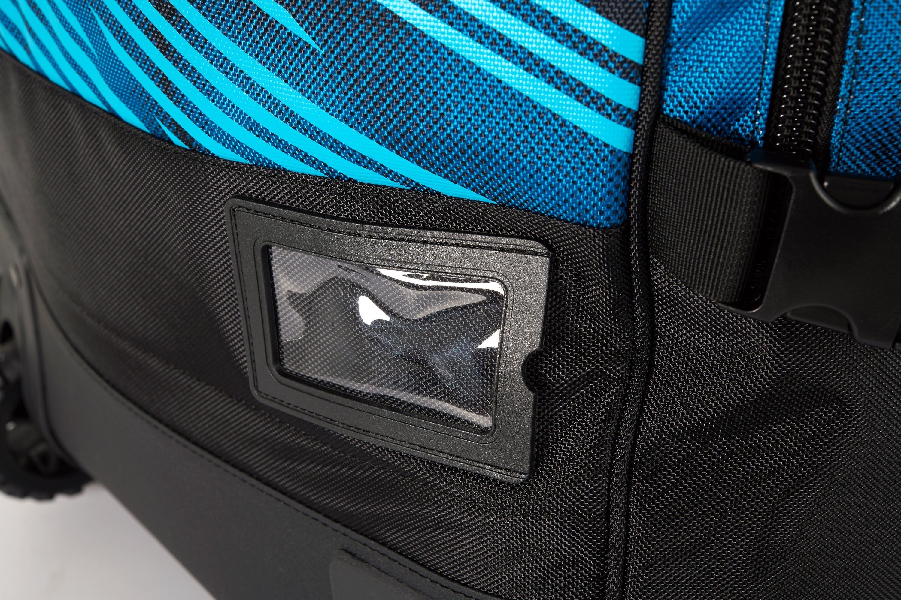 Backyard Lifestyles Luggage Bag - Thumbnail 4