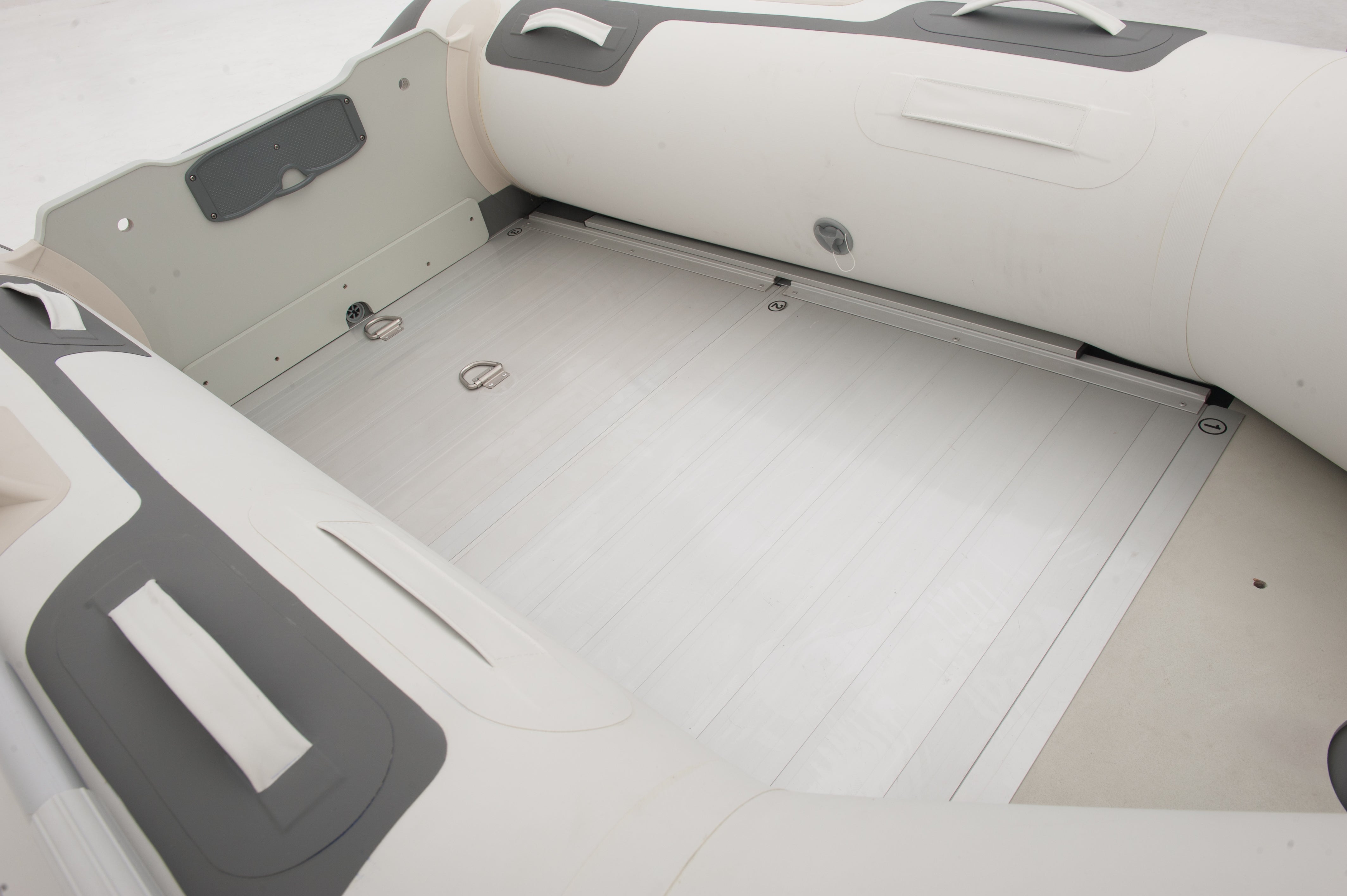 Backyard Lifestyles Sports Boat - Thumbnail 3